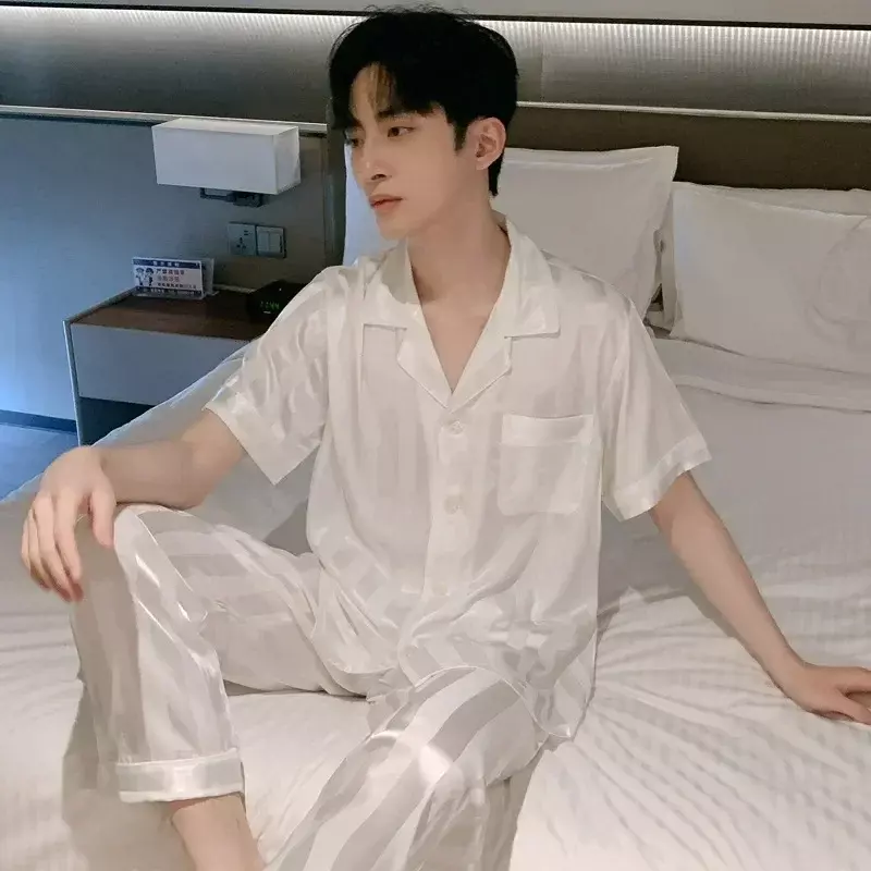 Piyama lengan pendek baju tidur Satin bergaris es pria setelan pakaian celana musim panas panjang tipis putih Set piyama rumah pria