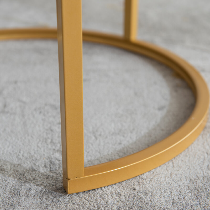 Meja Kopi Bersarang Modern Bulat, Bingkai Warna Emas dengan Bagian Atas Kayu untuk Ruang Kecil dan Ruang Tamu