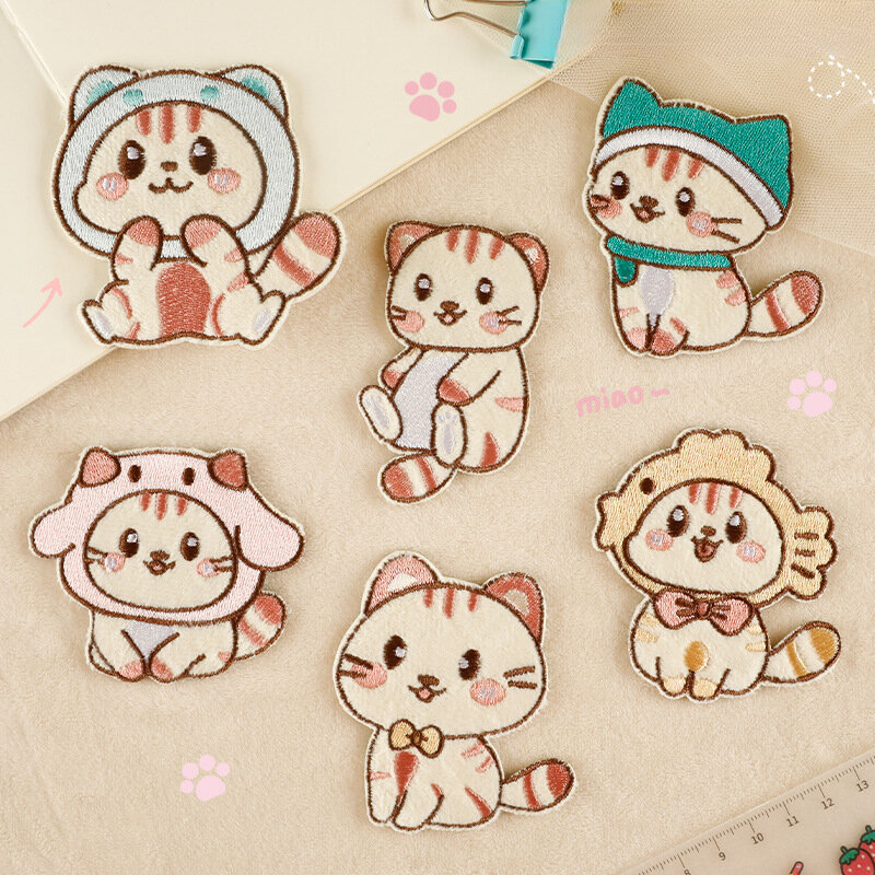 2024 New Cartoon Embroidery Patches DIY Animal Plush Cat Stickers Self-adhesive Badges Fabric Emblem Clothing Bag Accessories