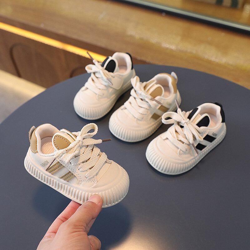 Spring Autumn Kids Shoes Boys Sneakers New Baby Girls Board Shoes Solid Color Infant Soft Leather Shoes First Walkers Anti-slip