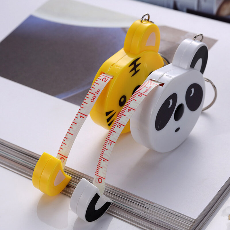 Fita métrica de desenho animado 0-150cm 0-60 polegadas Mini portátil Fofo em formato de animal Chaveiro Fita métrica automática - Panda, Sapo, Porquinho, Tigre