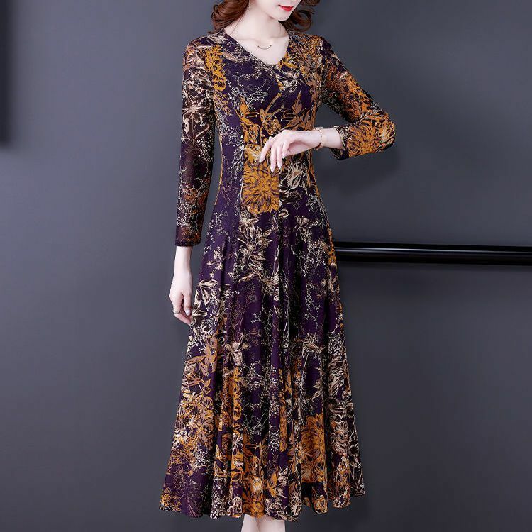 Temperament V-neck Fashion Fragmented Flower Dress for Women Spring and Autumn New Korean Edition Mom Decoration Slim Skirt