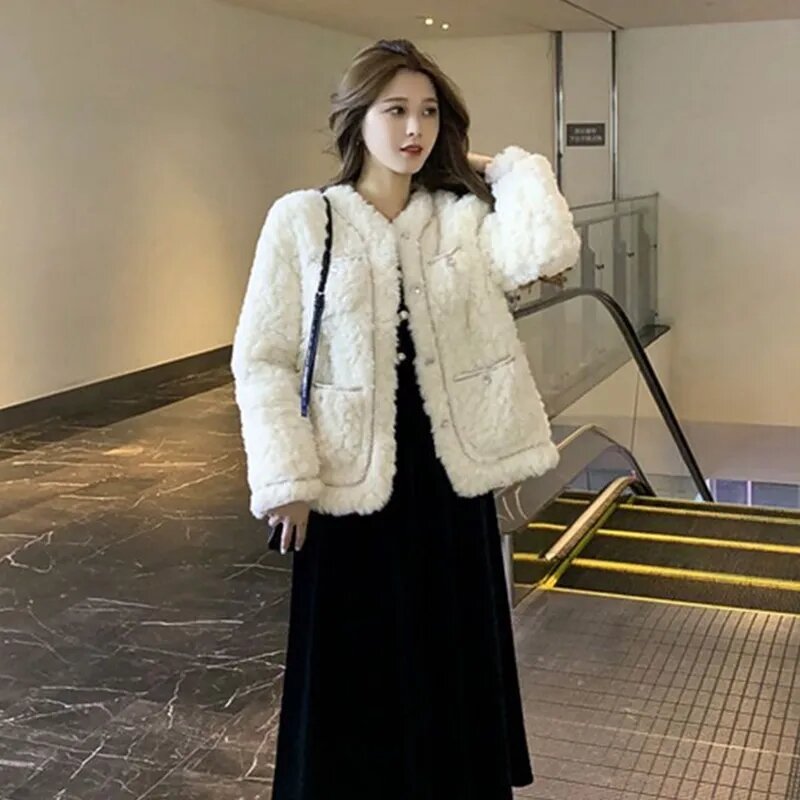 Chaquetas de lana de cordero coreanas para mujer, abrigo peludo suelto que combina con todo, abrigos de felpa cálidos con bolsillos a la moda, ropa de calle 2023