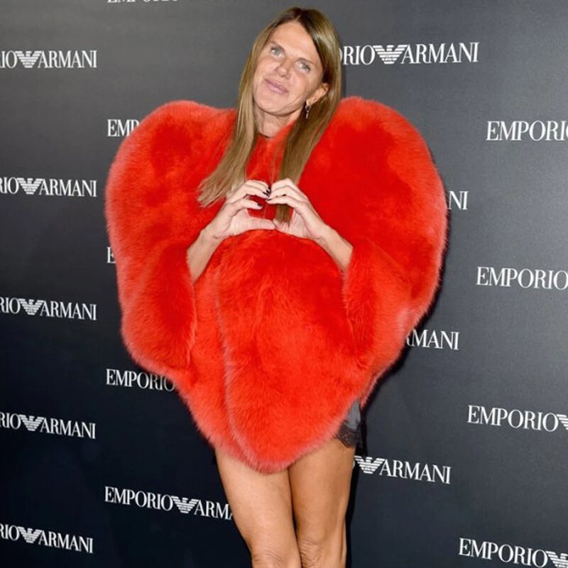 Mantel Tanpa Lengan Berbulu Panjang Wanita Selebriti Hangat Tebal Bulu Rubah Palsu Jubah Bentuk Hati Cinta Merah 3D Bergaya Jaket Mantel Musim Dingin Pakaian Luar