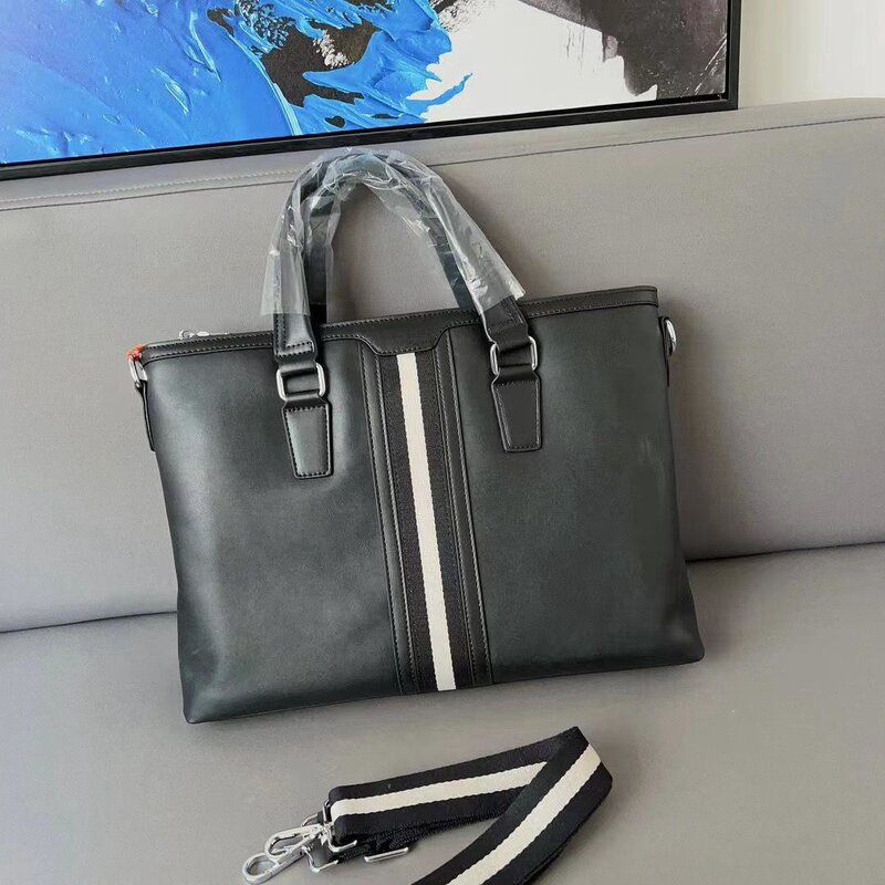 حقيبة فاخرة بتصميم بي ، حقيبة كتف جلدية للرجال ، حقيبة يد للكمبيوتر بسعة كبيرة ، تصميم الأعمال ، الموضة