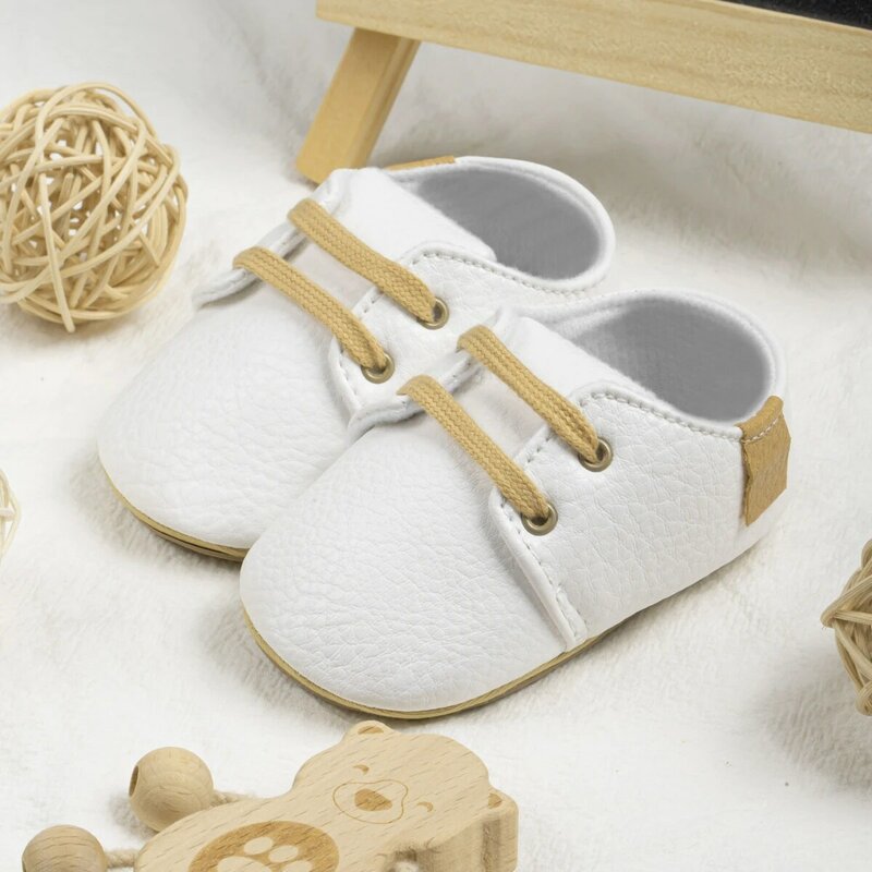 Tênis antiderrapantes de couro de bebê, sapatos casuais para meninos infantis, sola de borracha, primeiro caminhante, nova moda, 0-18 meses, 2023
