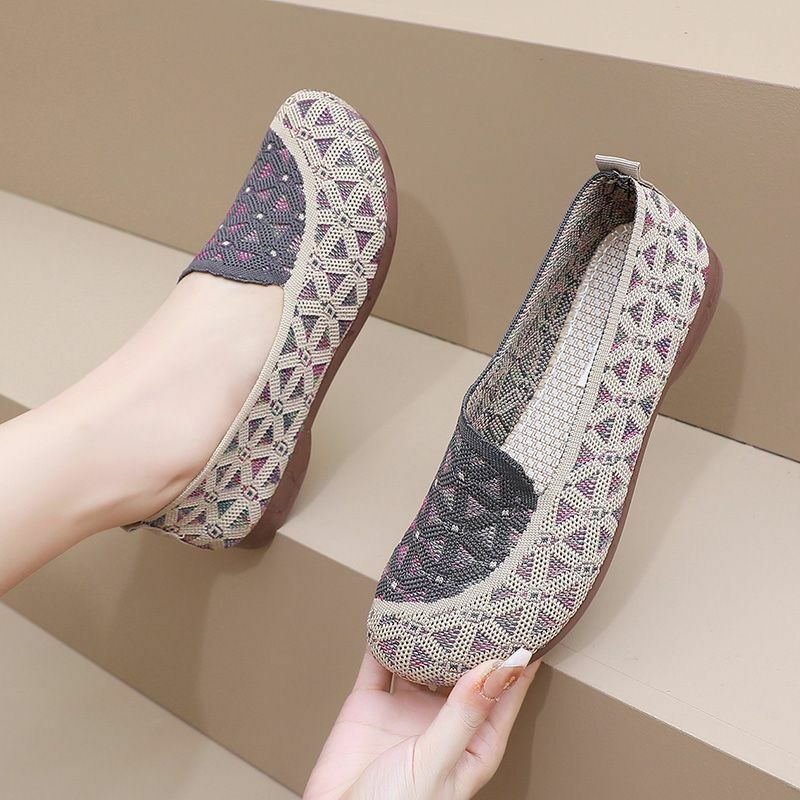 2024 Spring New Cloth Shoes Breathable One Step Elderly Shoes Flat Bottom Shallow Mouth Fashion Mom Single Shoes