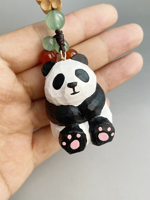 LLavero de Guofeng hecho a mano con tallado de madera, colgante de Bolsa Escolar, suave, lindo Panda, regalo para amigos