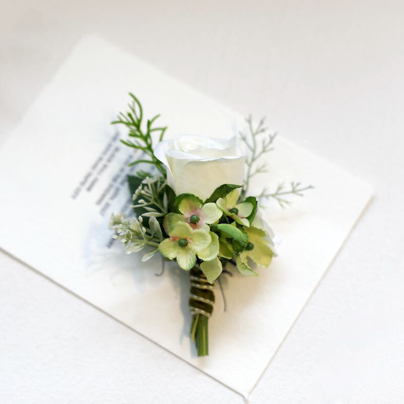 Свадебная белая брошь в виде розы для подружки невесты