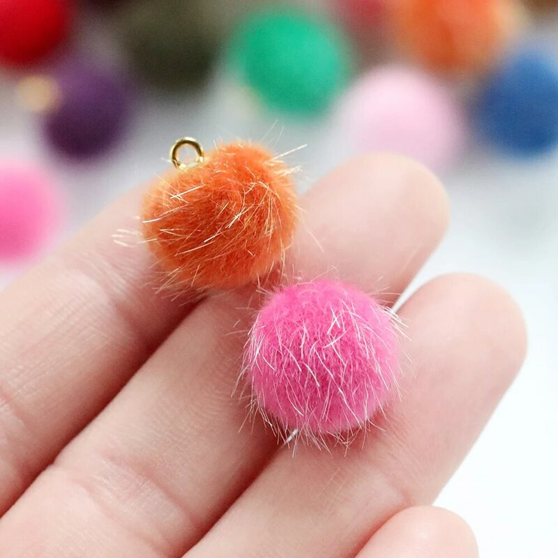 Pelúcia Fur Cover Ball Beads para Fazer Jóias DIY, Encantos Bonitos, Acessórios Pingente, Pulseira Brinco Artesanal, 10Pcs por lote