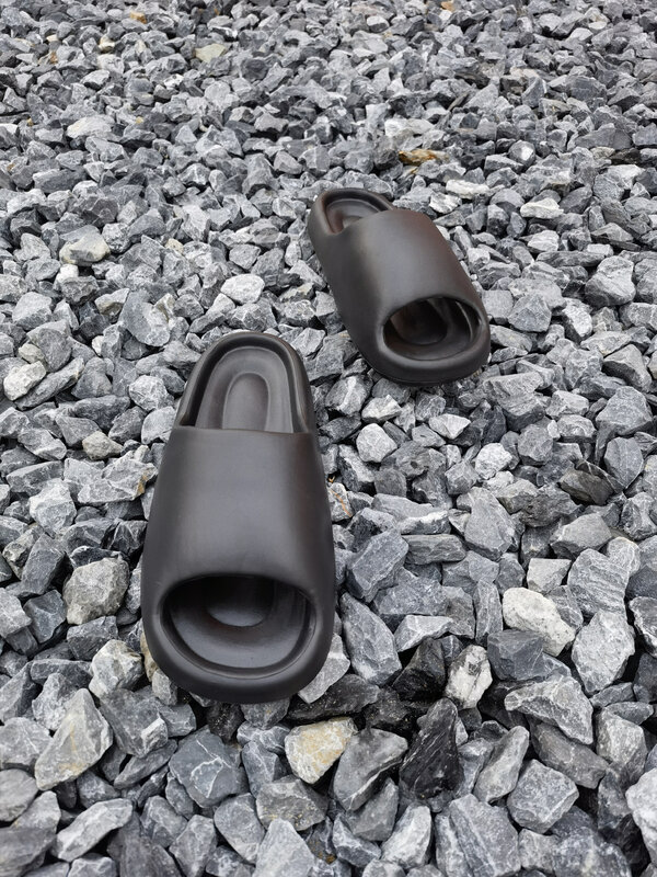 Pantofole da uomo alla moda sandali con suola morbida suola in Eva antiscivolo resistente all'usura comode pantofole da casa infradito da bagno