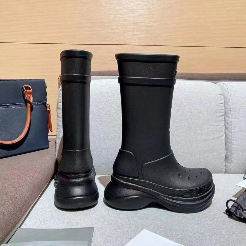 Botas de lluvia de suela gruesa para mujer, zapatos antideslizantes impermeables de tubo suave medio alto, Botas de lluvia de jardín de moda, nuevo estilo