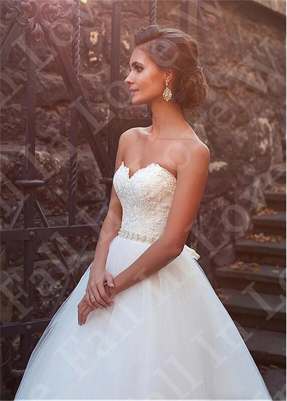 Elegancka suknia ślubna z dekoltem w kształcie tiulowa sukienka balowa z koronką aplikacje z koralikami szarfą w kształcie litery A suknia ślubna Boho Vestido de novia