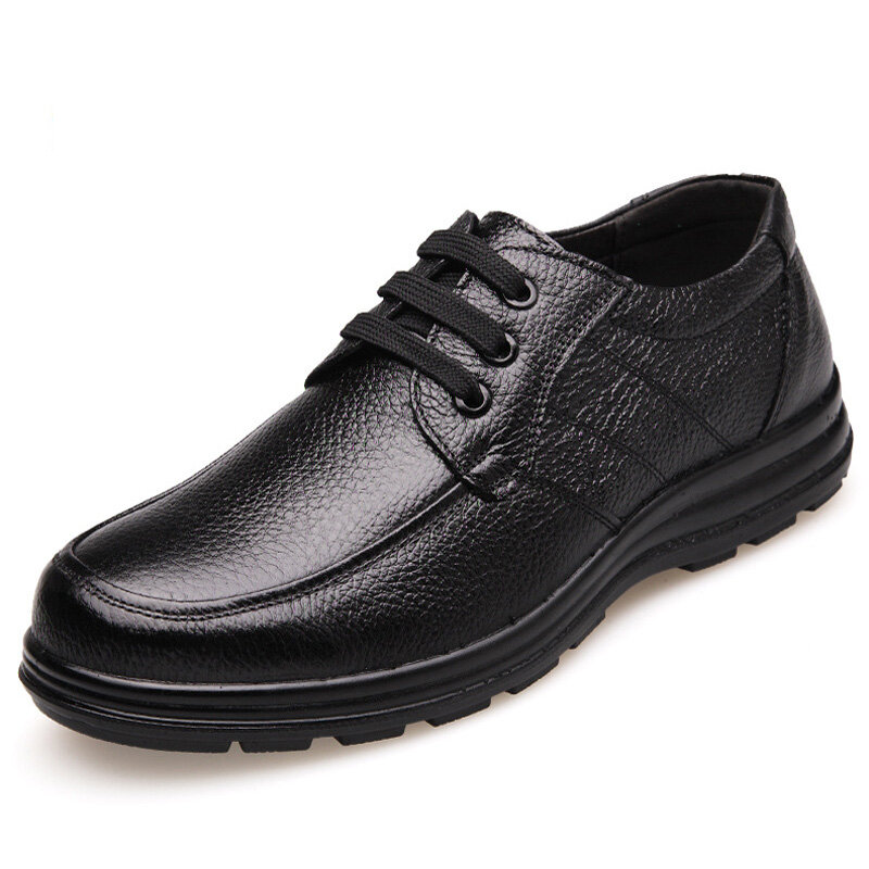 2023 جديد جودة عالية جلد طبيعي أحذية الرجال الشقق موضة أحذية رجالية غير رسمية ماركة رجل لينة مريحة الدانتيل يصل الأسود