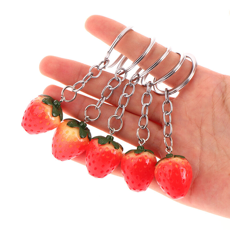 Criativo Cartoon Strawberry Pendant Keychain para mulheres e meninas, fruta fofa, porta-chaves do carro, chaveiro, encantos de carteira, 1pc