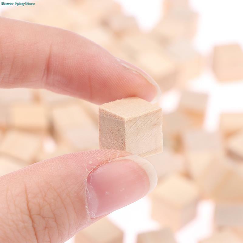 100 szt. Mini niedokończony Blank DIY drewniane kwadratowe bloki 1cm drewno solidne kostki do stolarki dla dzieci materiał do produkcji puzle