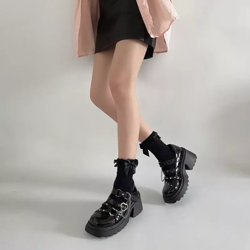 Damskie punkowe buty na koturnach 2023 wiosna metalowe łańcuszki Mary Lolita buty japońskie Patent skórzane szpilki buty gotyckie