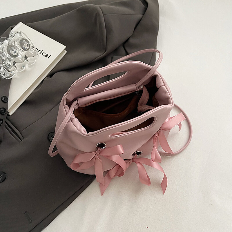 حقيبة سحابية من الجلد الناعم مطوي للنساء ، تصميم القوس ، حقيبة يد متعددة الاستخدامات ، حقيبة كتف ، حقيبة كروس بودي ، تصميم لطيف ، جودة