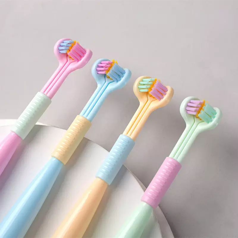 Cepillo de dientes suave de color caramelo de tres lados para bebé, cuidado de la salud Oral, 360 °, cuidado Dental para niños de 3 a 12 años