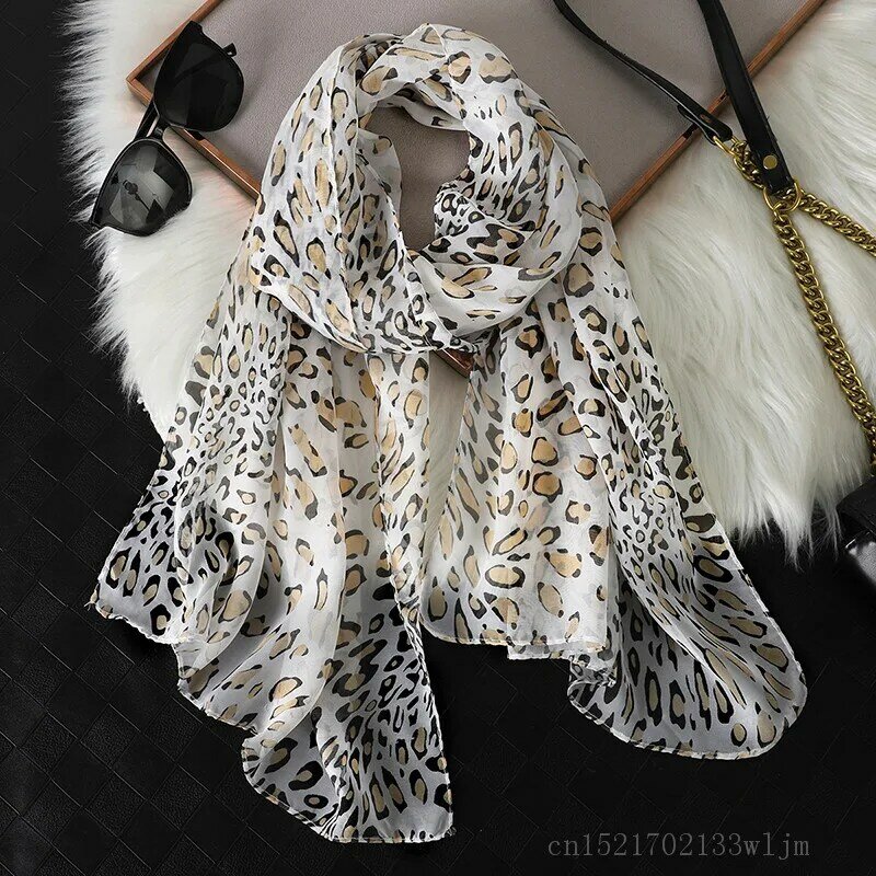 Hijab de gasa con estampado de leopardo para mujer, pañuelo de Pareo, toallas de playa, velo musulmán, Foulard femenino, 2024
