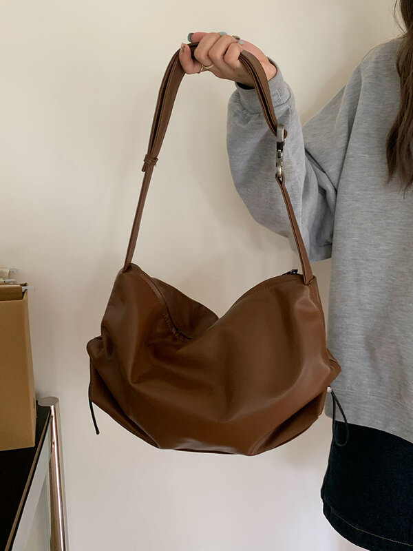 Cgcbag-女性用の豪華なレザークロスオーバーバッグ,ソフトレザーバッグ,シンプルなトートバッグ,ソリッド,美的,ファッションデザイナー