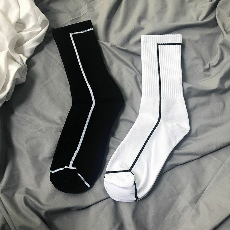 New couples black lines male and female students Korean version of the tide brand fashion mid-tube cotton socks 1 pair