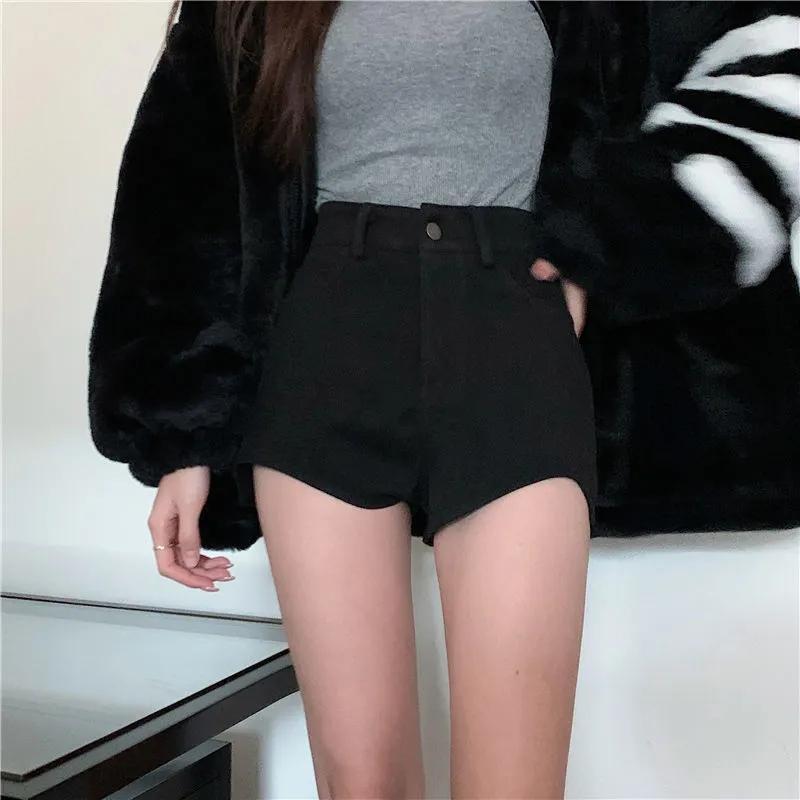 Celana pendek DENIM สีดำแบบไม่สม่ำเสมอสำหรับผู้หญิงเสื้อผ้าผู้หญิงสีดำ2024กางเกงรัดรูปยืดหยุ่นยีนส์เอวสูงฤดูร้อน