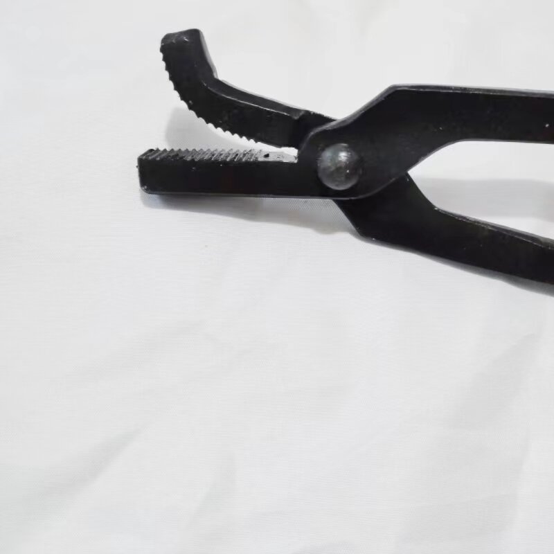 Shoe repair tool with horseshoe bending and pressing pliers