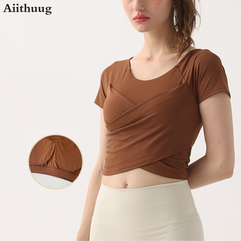 Aiithuug-Cross Hem Camisas de Yoga Respiráveis para Mulheres, Copo Embutido, Camisas de Compressão Atlética, Ginásio e Pilates, Manga Curta
