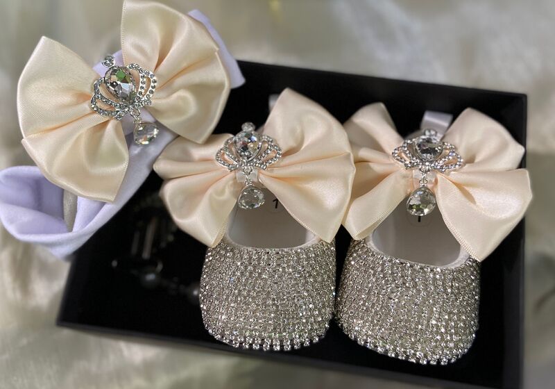Doll bling zarte Elfenbein Taufe Babys chuhe Stirnband Set Luxus Diamant Flusen Outfit Hochzeit Perlen kleines Mädchen Taufe Schuhe