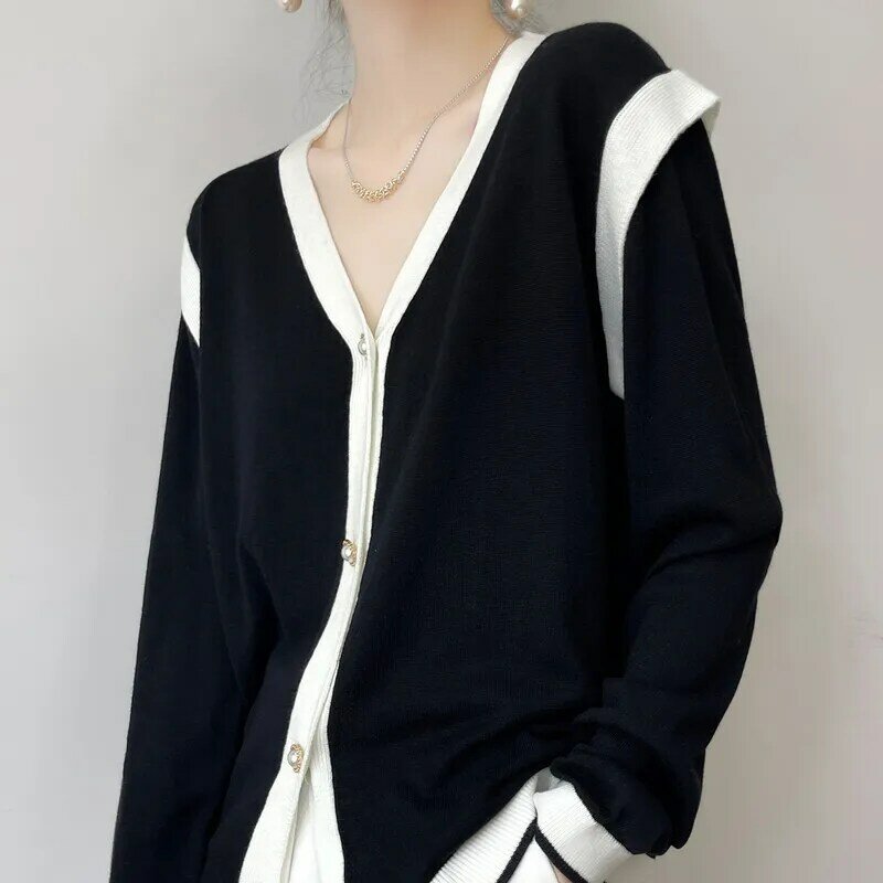 Spring and Autumn PerFemale Knit Cardigan Wool V-neck Jumper Top Single Breasted Simple Slim Women White Black Patchwork Sweater