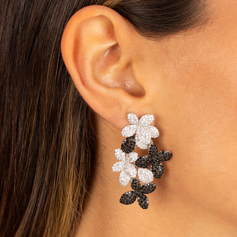 Luxo Micro Paved CZ Stud Earring para Mulheres, CZ Paved Leaves, Jóias de Alta Qualidade, Ice Out Flower