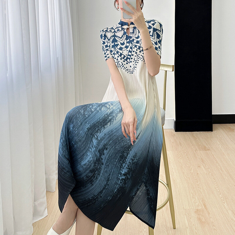 Miyake 얇은 스탠드 칼라 디스크 버클 반팔 치파오 플리츠 드레스, 프린트 템퍼러먼트, 2023 여름 신상 패션