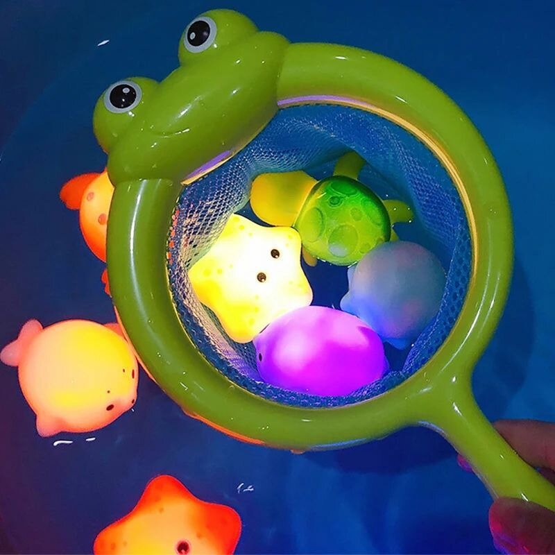 Set di acqua per il lavaggio degli animali Glowable Floating Water Light Net Fishing Fish Playing Water Toys giocattoli da bagno per bambini galleggianti