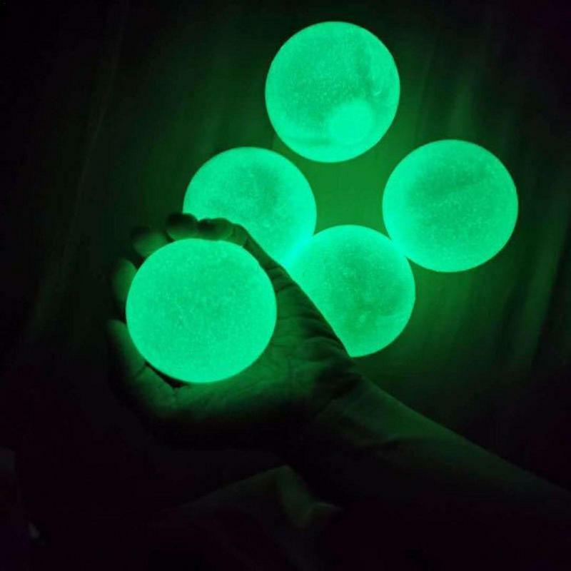 Bola lengket bercahaya pesta fluoresensi bersinar Anti stres bola dekorasi rumah anak-anak hadiah kecemasan mainan menyala dalam gelap bola lengket