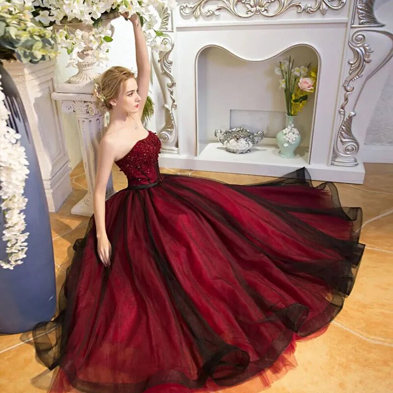 Czarno-czerwone gotyckie suknie ślubne bez ramiączek bez ramiączek bez świecącego koralika bez białego Vintage kolorowe suknie ślubne szata De Mariee 2024