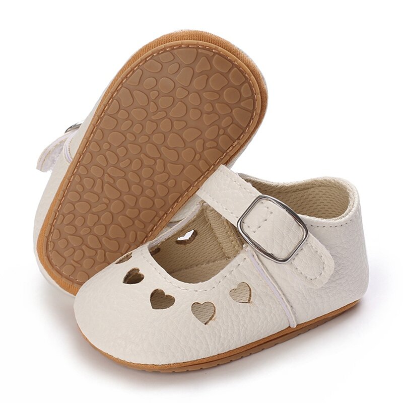 Baywell scarpe da bambino scarpe da bambina per neonato cuore scava fuori suola in gomma in pelle antiscivolo primi camminatori scarpe da culla per ragazza