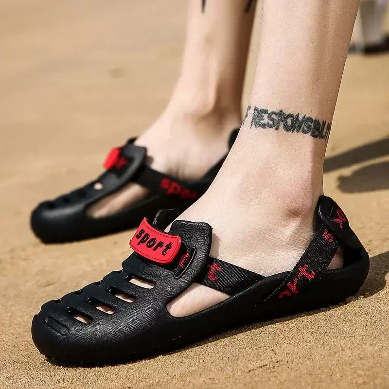 Homens sandálias de verão novo chinelos de praia ao ar livre sapatos casuais baratos sandálias masculinas masculino 2023