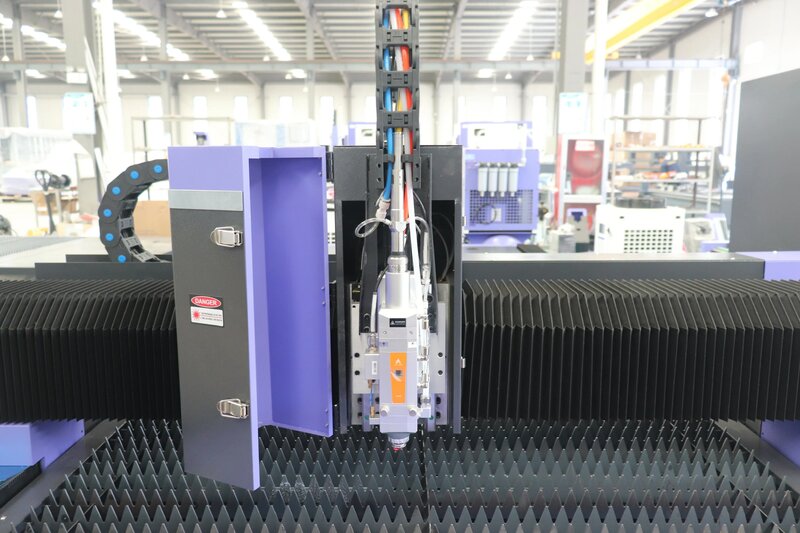 Automatische 1500 Watt Faserlaser schneide maschine für Aluminium blech