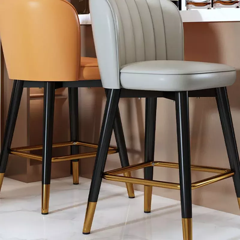 เก้าอี้แท่งเหล็กหนังหรูหราทันสมัยสำหรับห้องรับประทานอาหารเก้าอี้สไตล์นอร์ดิก