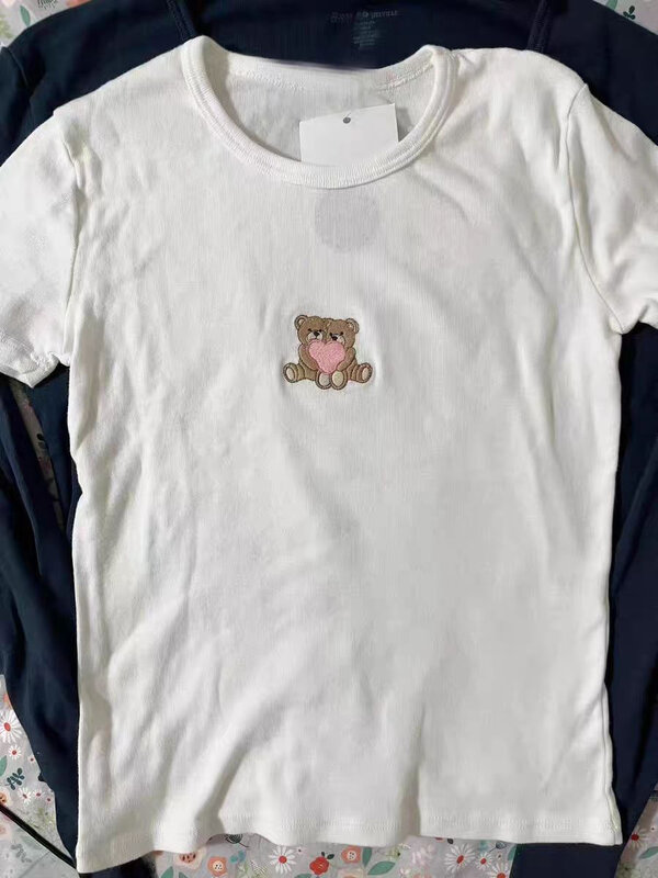 Camiseta feminina bordada com coração de algodão ursos pequenos, camiseta fina de manga curta, casual doce regata fofa de verão, roupa Y2K