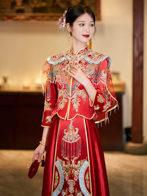 Retro Chinese Trouwjurk Borduurwerk Traditionele Cheongsam Vintage Rode Formele Qipao Vrouwen Man Oosterse Stijl Tang Pak
