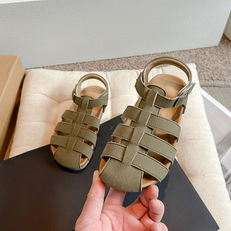 Nowa solidna PU chłopięca letnie klapki haczykowa miękka podeszwa dziecięca korkowe sandały antypoślizgowe designerskie dziecięce buty gladiatorowe