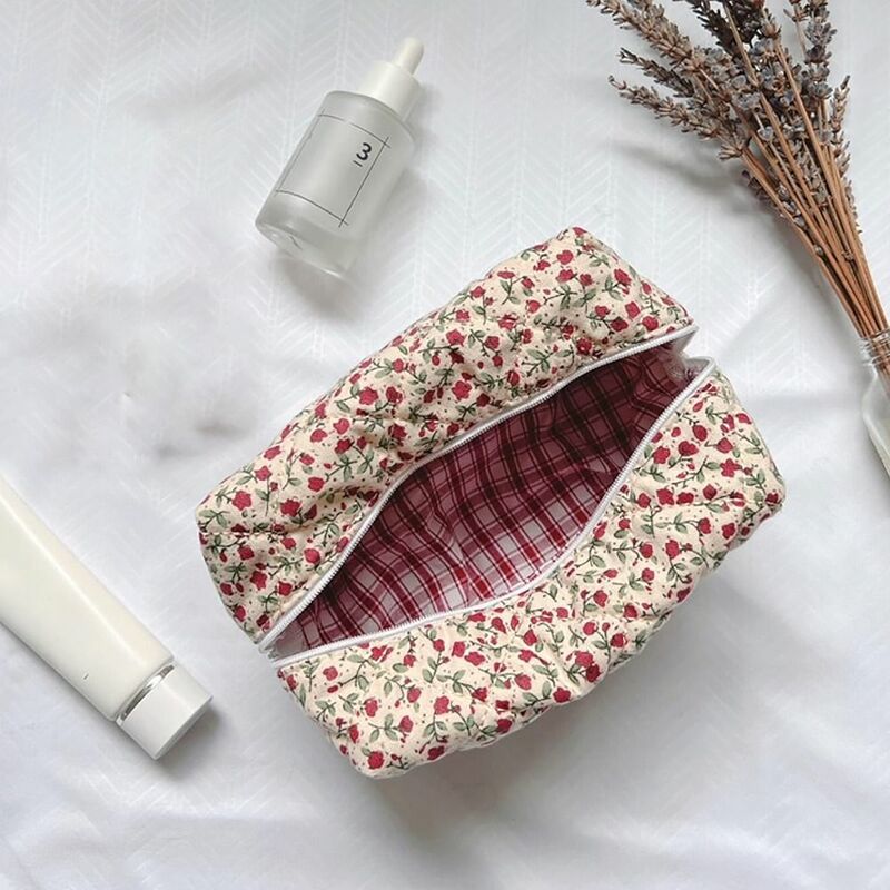 Storage Organizer Floral Puffy Quilted Makeup Bag Flower Printed Cosmetic Pouch Large Travel Cosmetic Bag Makeup Accessory