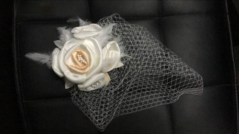 Chapéus de casamento elegantes para senhoras acessórios de cabelo nupcial chapéus de casamento e fascinadores flores artesanais cocar com pente