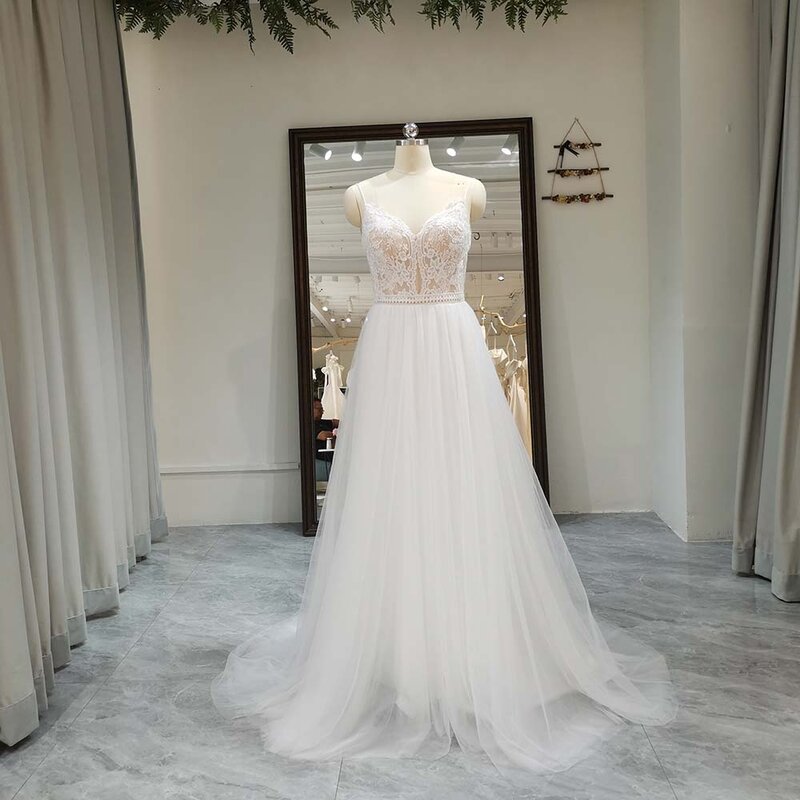 Pabrik grosir gaun pernikahan cantik untuk wanita pengantin A-line tali Spaghetti leher V kancing Vestido De Novia QW01719