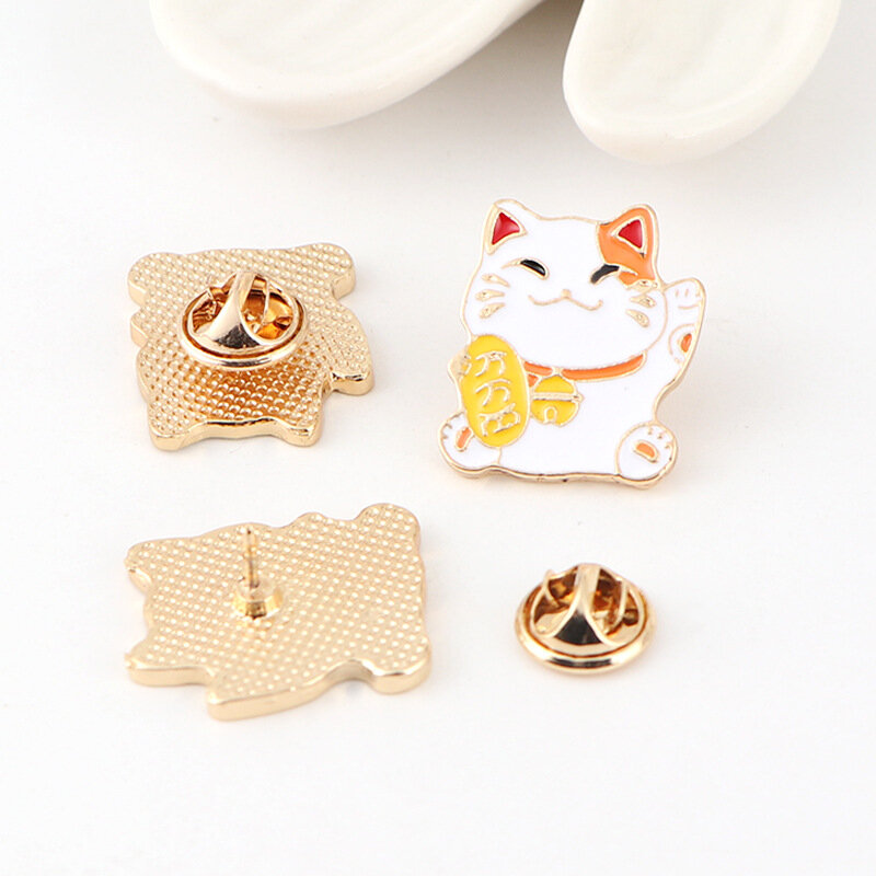 Broche de gato de La Fortuna, insignia de gato de dibujos animados, Mini accesorios de marca Ins Tide, regalo de Festival de Primavera, Pin de Año Nuevo