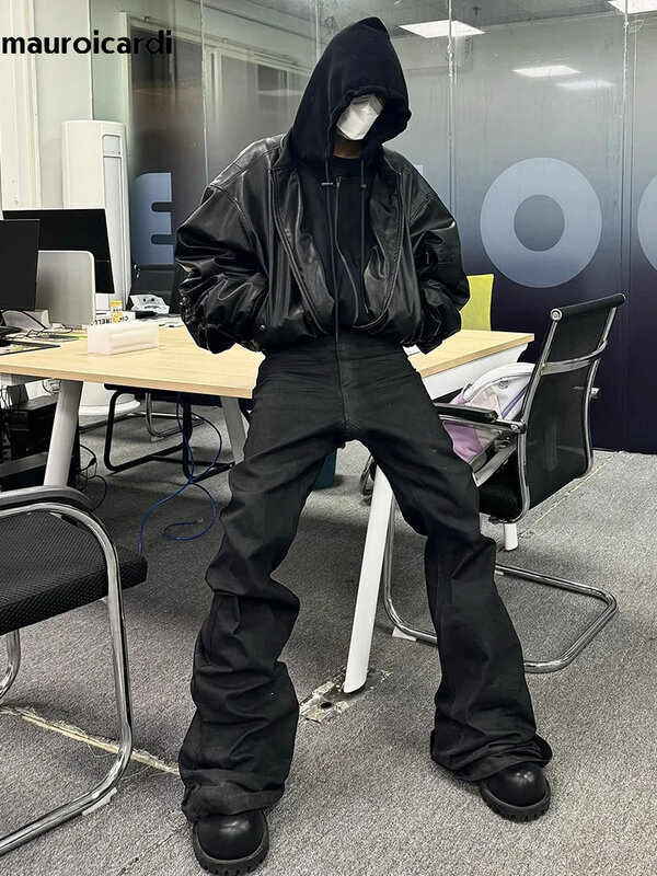 Mauroicardi Осень-зима Оверсайз Прохладная черная утолщенная теплая кожаная куртка из искусственной кожи Мужчины с капюшоном с длинным рукавом Роскошная дизайнерская подделка 2 верхняя одежда для мужчин 2023