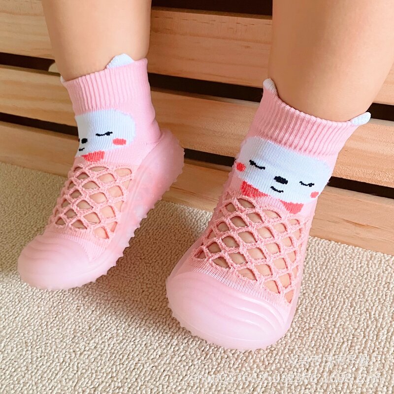 Детские носки для малышей, сетчатая дышащая нескользящая обувь для маленьких девочек, нескользящие носки для пола, Детские Мультяшные кроссовки для дома