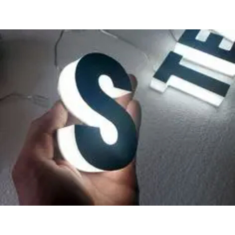 Tablero de luz LED personalizado, tablero de luz LED de acero inoxidable, caracteres luminosos en la parte trasera de metal para letrero 3D, publicidad al aire libre
